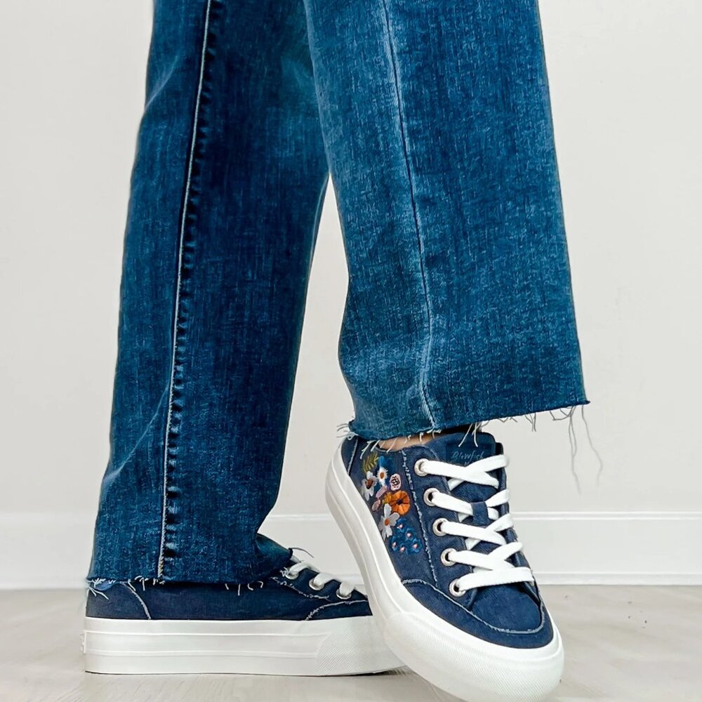 NEW BLOWFISH Sadie Sneakers in navy for women 266 2T7